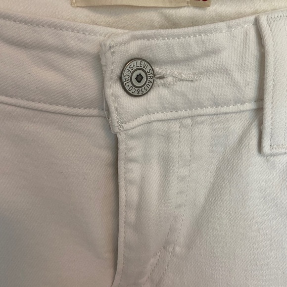 White Levi Jeans - Picture 3 of 3